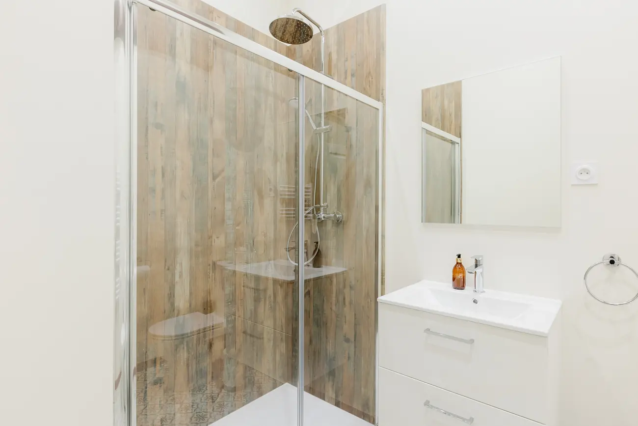 The apartment, bedroom four (3)