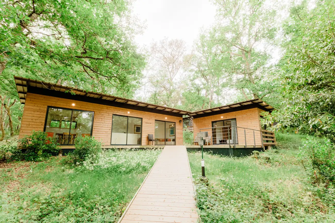 A bungalow, the path between the bungalows