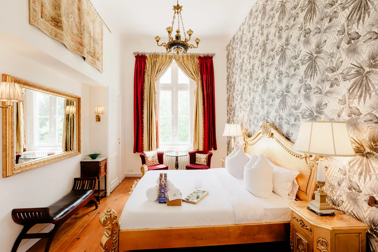 Room 37, The Bridal Suite (4)