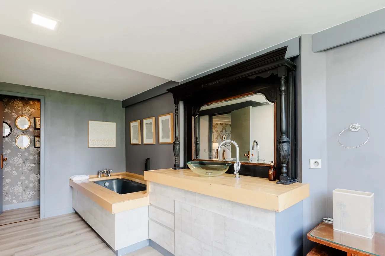 Room 40, Sophia (2)