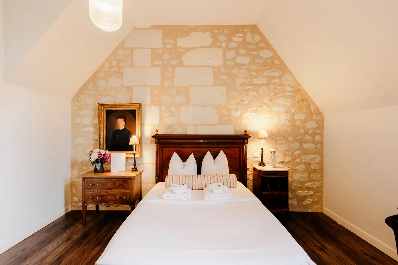 Room 46, Mary (6)