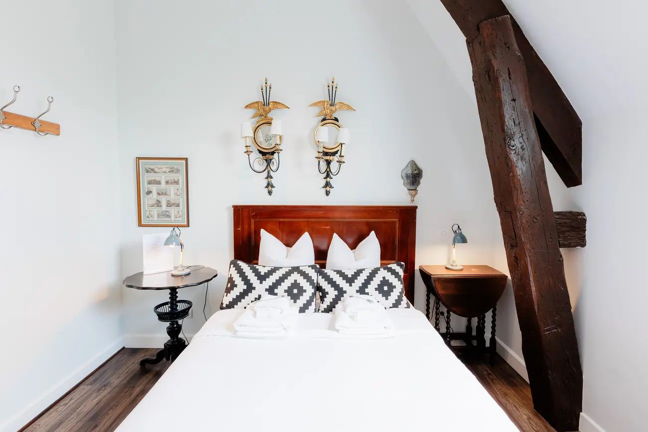 Room 47, Victoria (4)