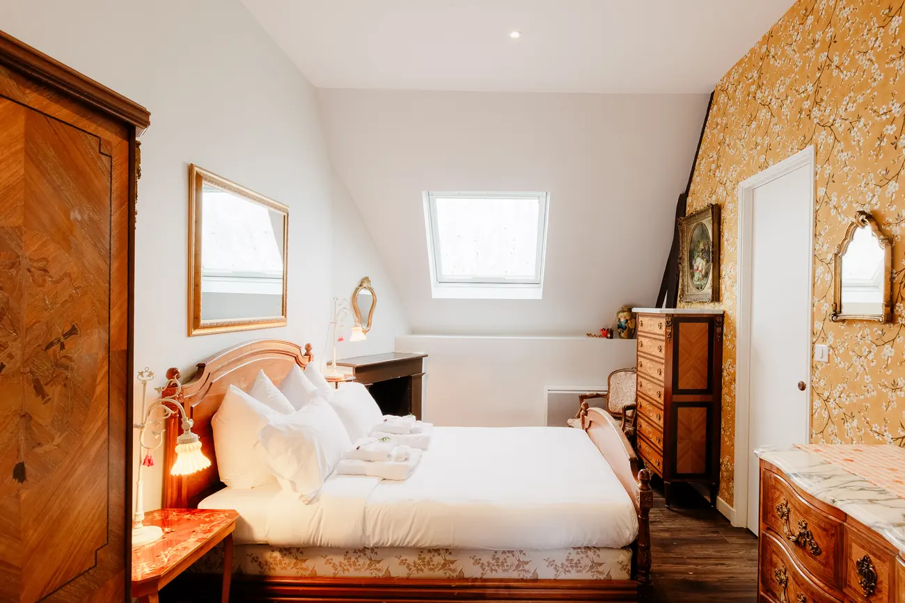 Room 48, Aliénor