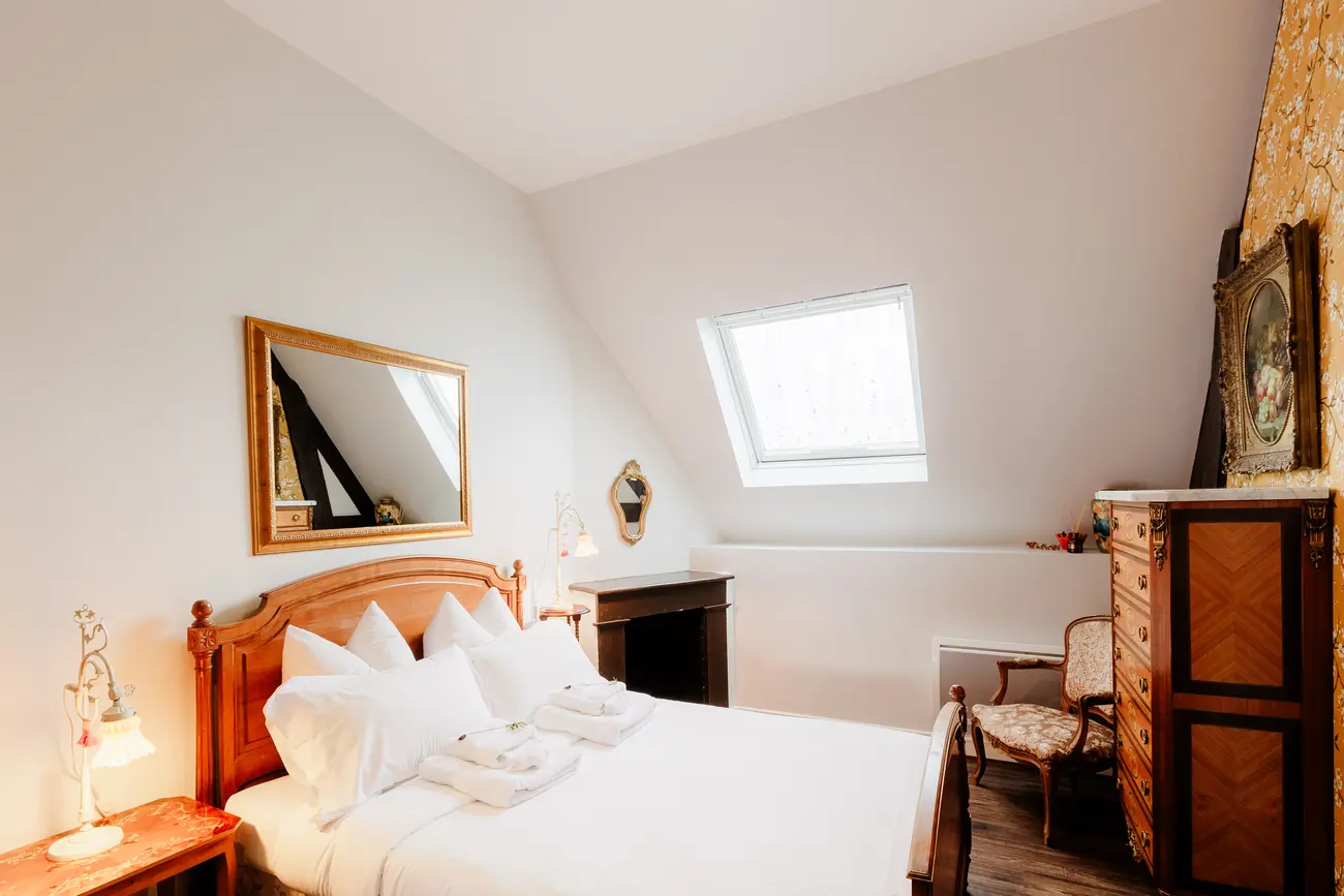 Room 48, Aliénor (2)