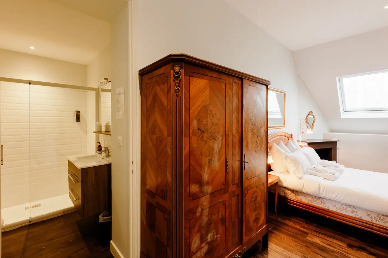 Room 48, Aliénor (4)