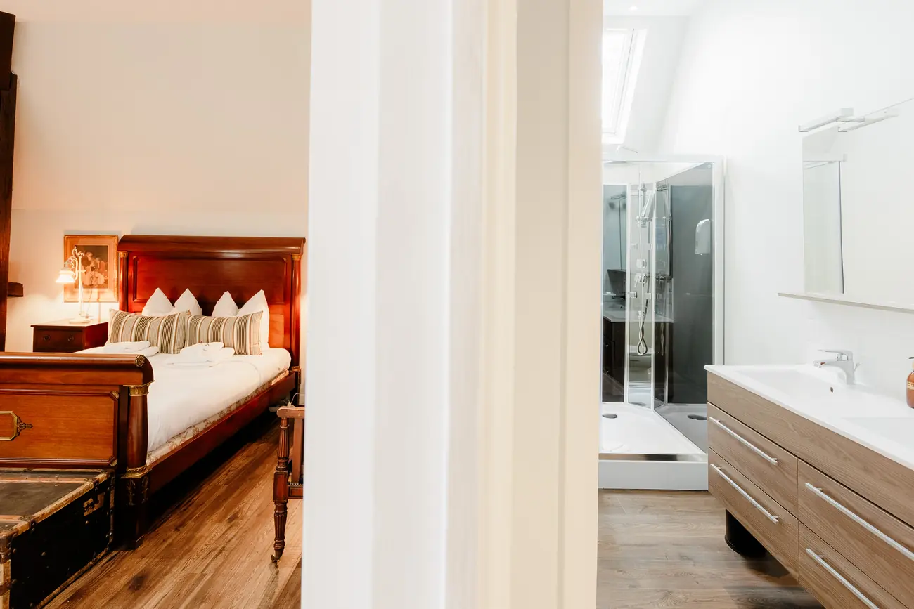 Room 50, M. Antoinette (3)