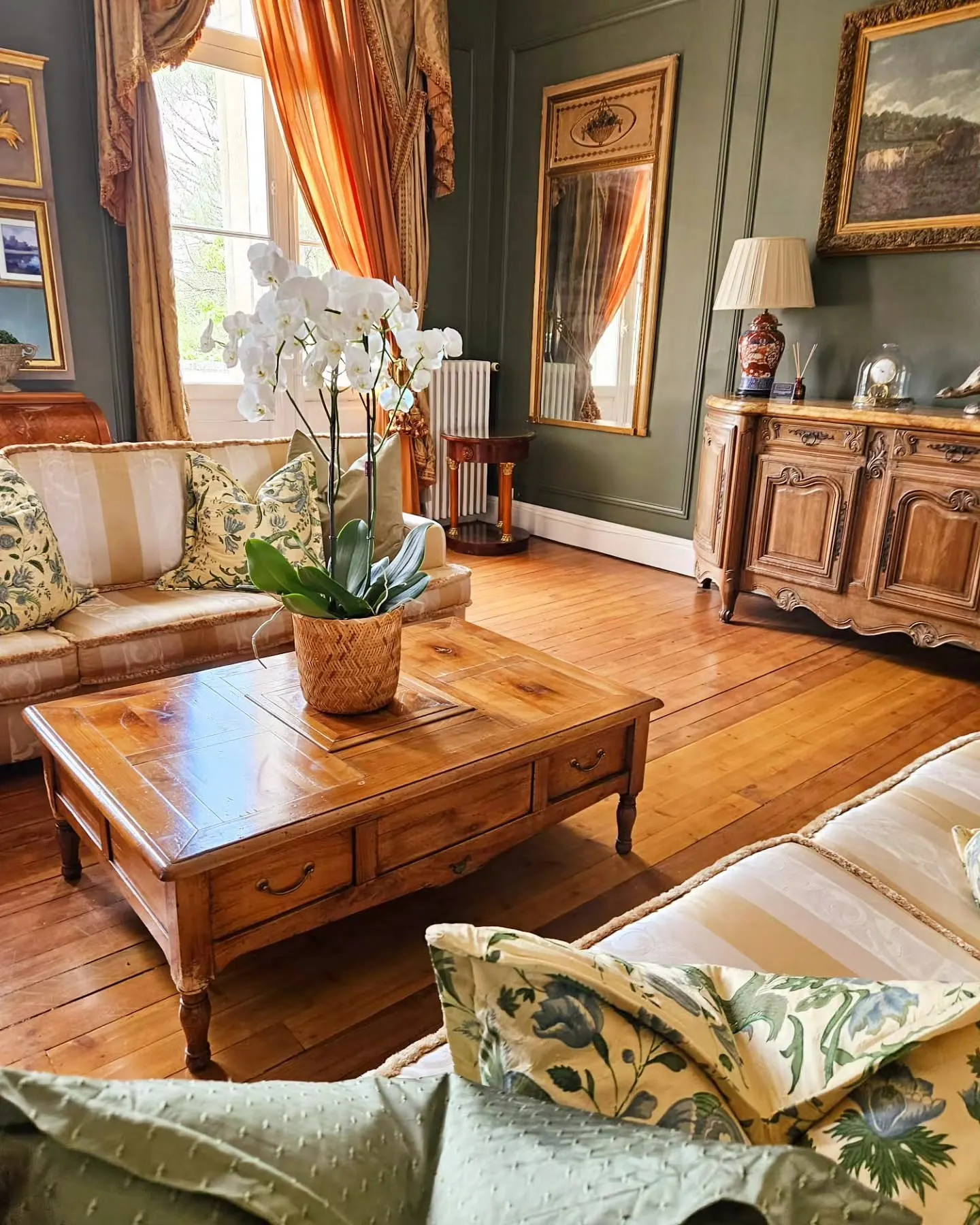 The small reading room